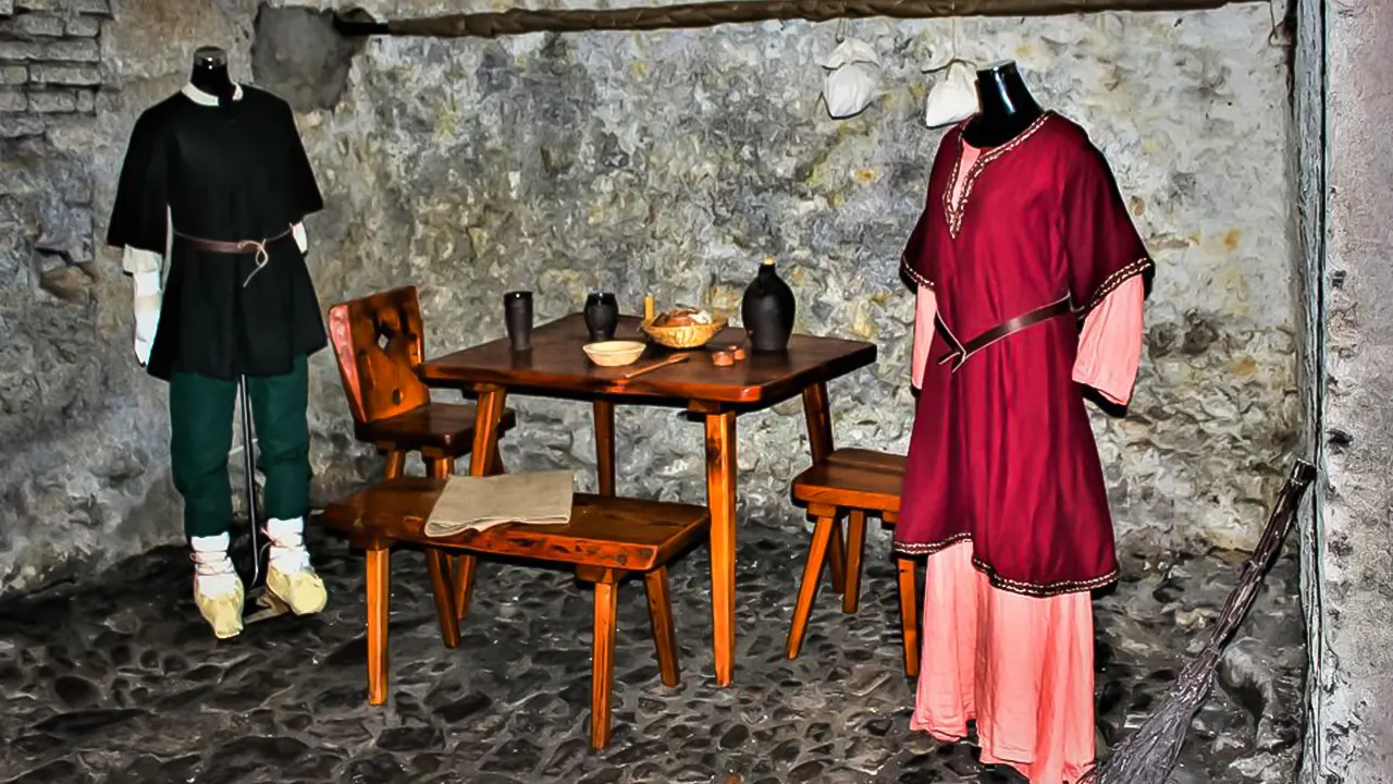 Old Town, Medieval Underground & Dungeon Tour